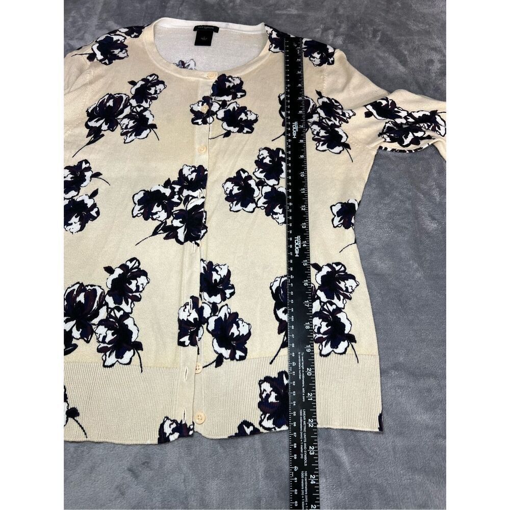 Ann Taylor Sweater Womens Large Cream Black Floral Cardigan Knit Crew Neck‎ - Picture 6 of 8